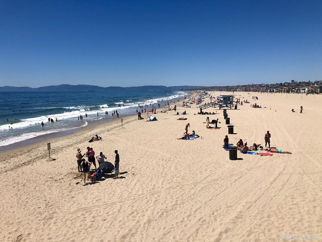 barking sands beach,Location and Accessibility