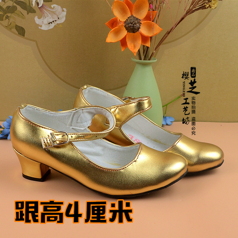 新疆民族舞蹈鞋：女士晚会必备，演绎现代舞的优雅与魅力✨