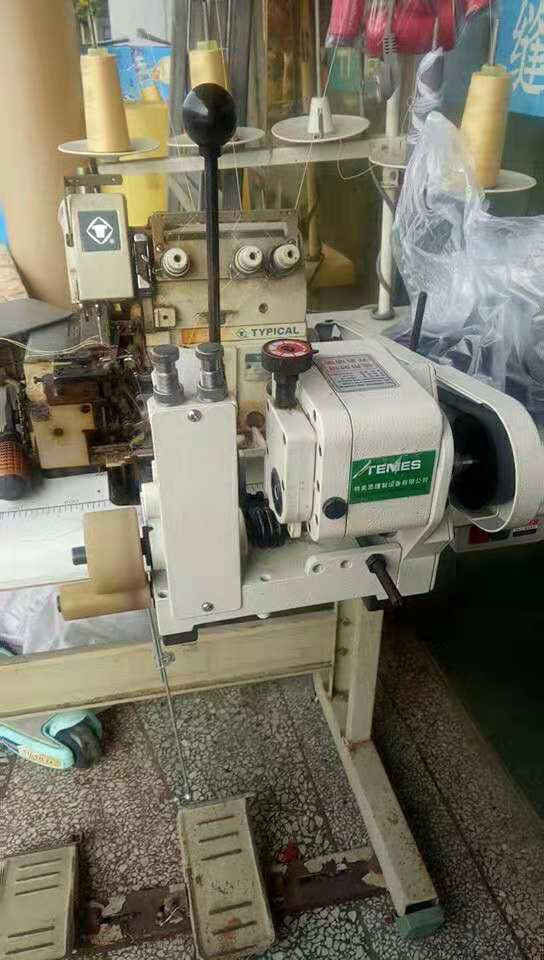 厂家直销包缝机前拉式翻带翻猪肠拉绳子拖轮牵引机装置工业缝纫机，专业级缝纫利器，缝制无压力！