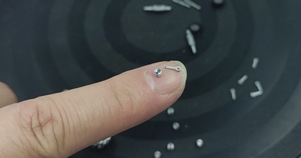 标致雪铁龙凸轮轴齿轮9654208480：发动机的心跳守护者
