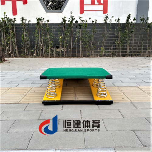 实木加厚田径助跳板：中小学生训练必备神器，助力飞跃新高度！