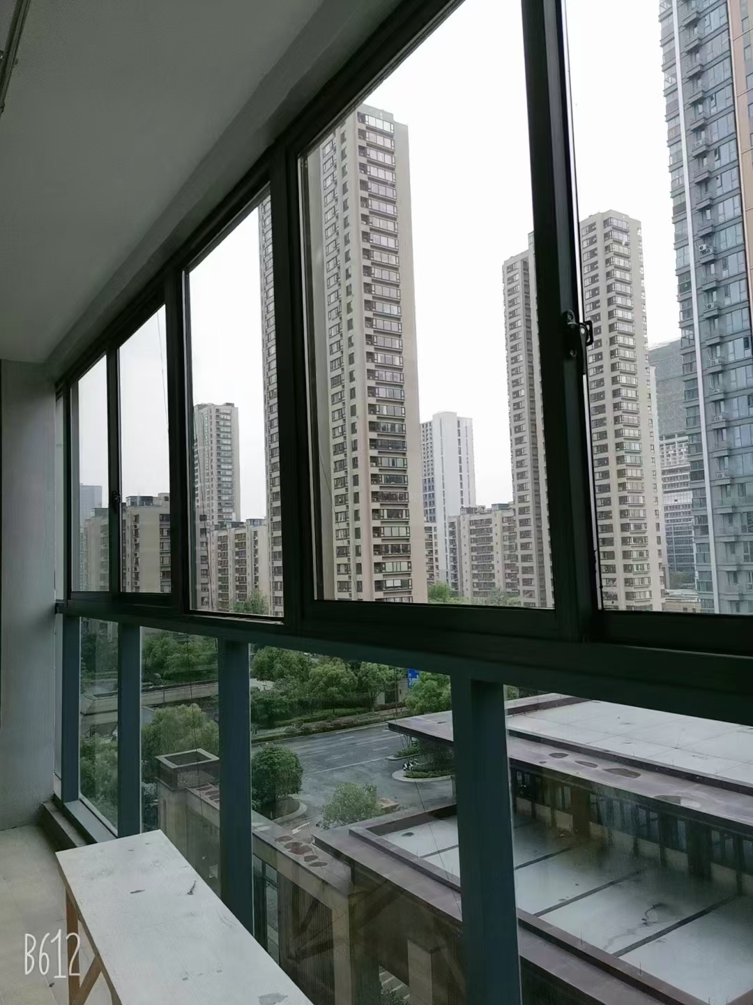 断桥铝AB葫芦阳台门：颜值与安全并存的家居新宠！
