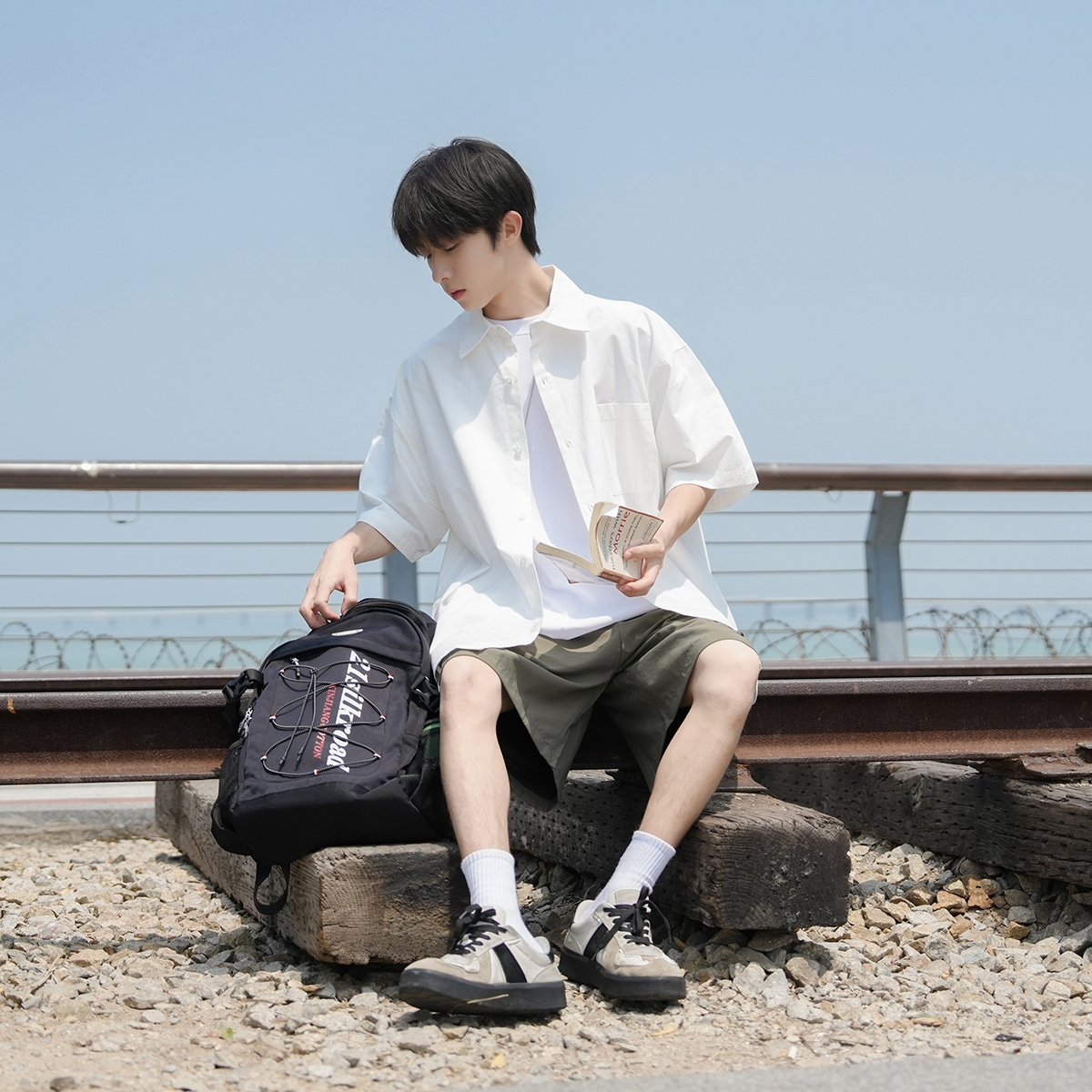 夏日必备！男士纯色短袖衬衫，潮流文艺新选择
