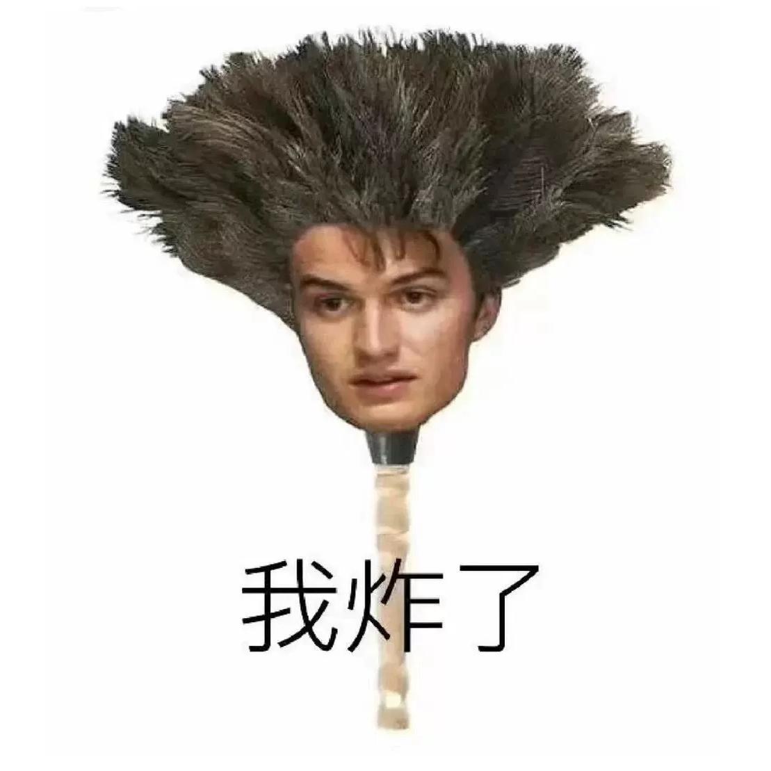 墙上实木书柜+钢化玻璃门：你的手办、乐高模型展示神器，快来围观！