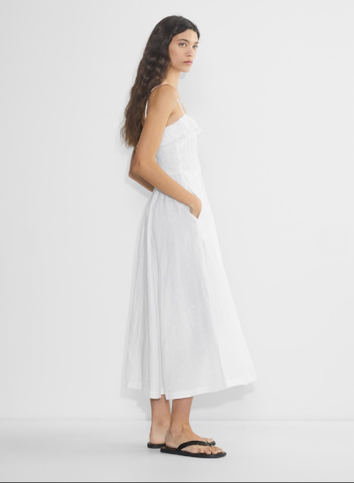 Aritzia Wilfred吊带连衣裙：纯色小清新的夏日必备单品，你值得拥有！
