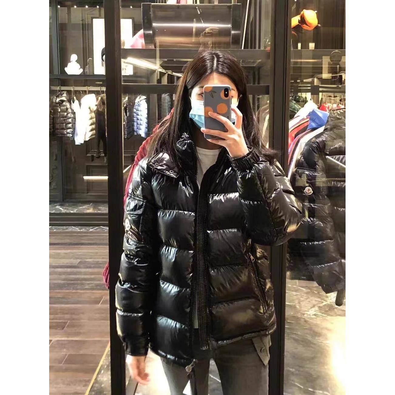 盟可睐羽绒服标志有什么含义？