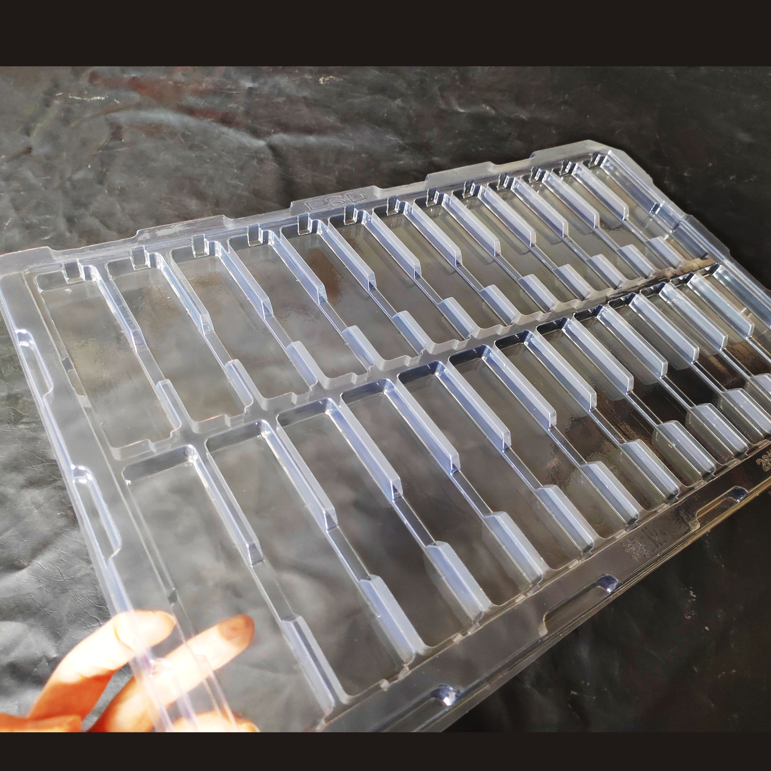 深圳26格长条电路板PET吸塑托盘五金件包装盒现货HY-26，电路板保护神器，你值得拥有！