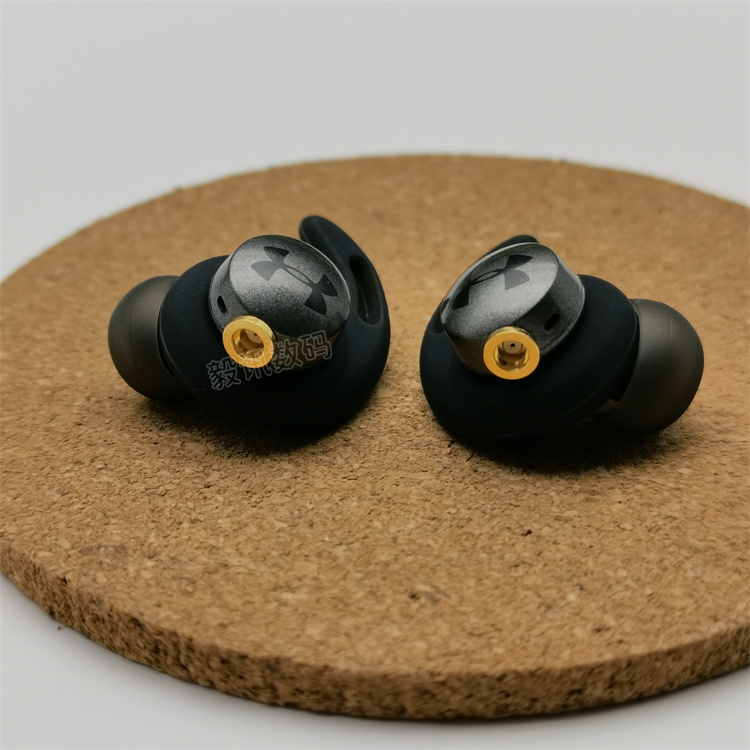 Original JBL Wave 300TWS：无线蓝牙耳机新宠，音乐自由随行