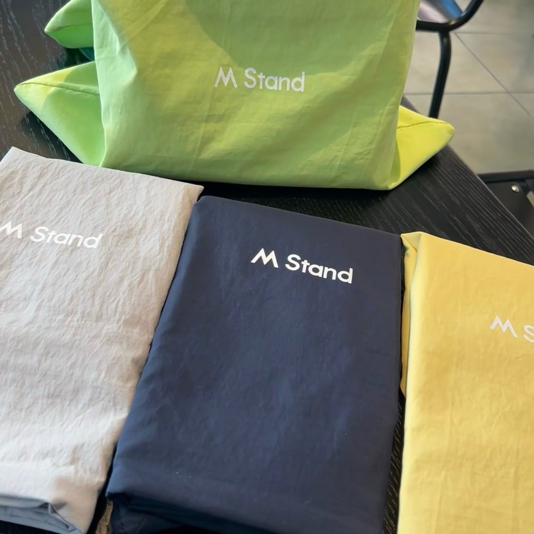 mStand手提包：潮流必备，让你瞬间提升时尚感！✨