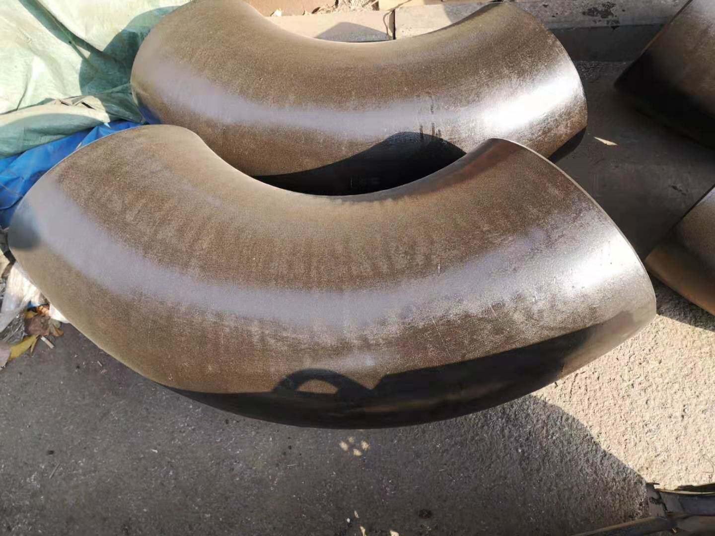 什么是碳钢无缝焊接大弯头？它适合哪些场景？