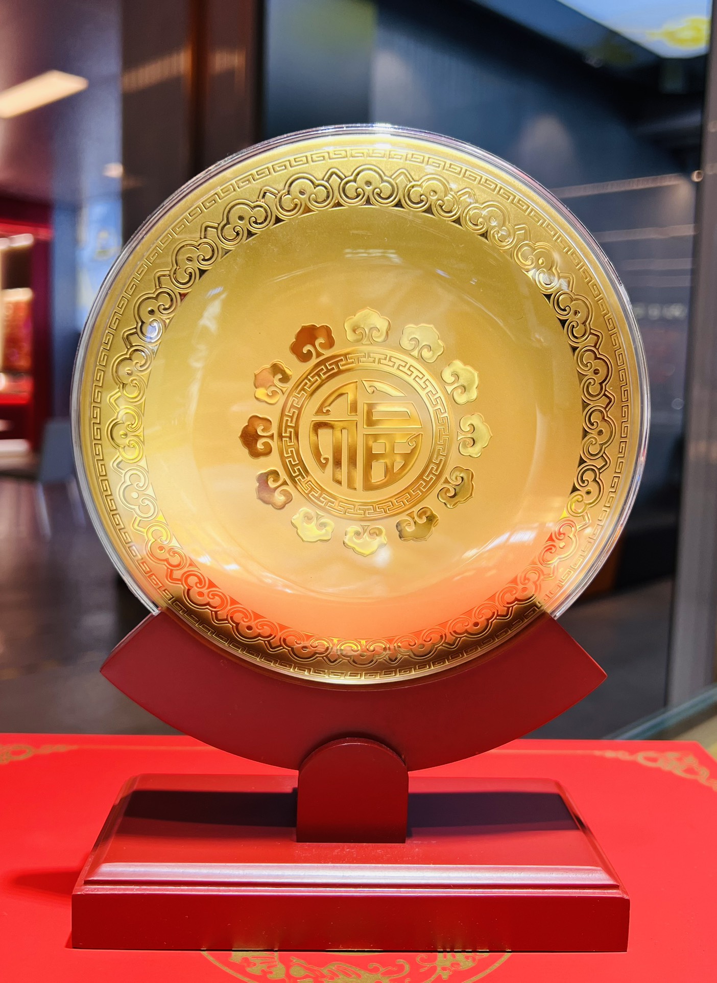 创隆黄金999足金3克九龙盘摆件：九龙献瑞，寓意吉祥的乔迁生日节日礼物