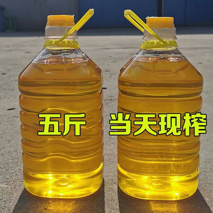 100%纯花生油：农家自榨5斤桶装，正宗古法物理压榨，非转基因食用油的健康选择！