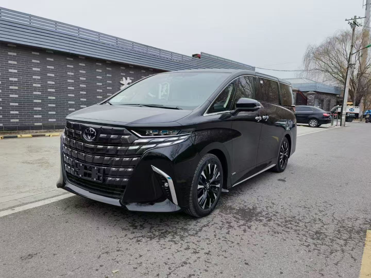 北京上海广州深圳成都租车：租理想L8新能源车，开启你的城市自驾拍摄之旅！