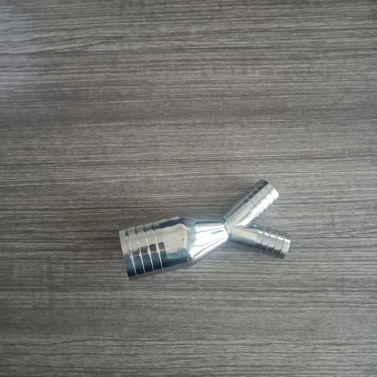 304不锈钢Y型变径宝塔三通：水管连接界的变形金刚，大两小软管三通转接头的秘密武器！