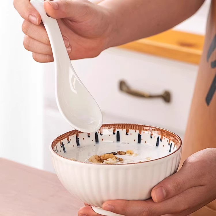 中式碗碟套装：传承千年美食文化的餐桌艺术品！
