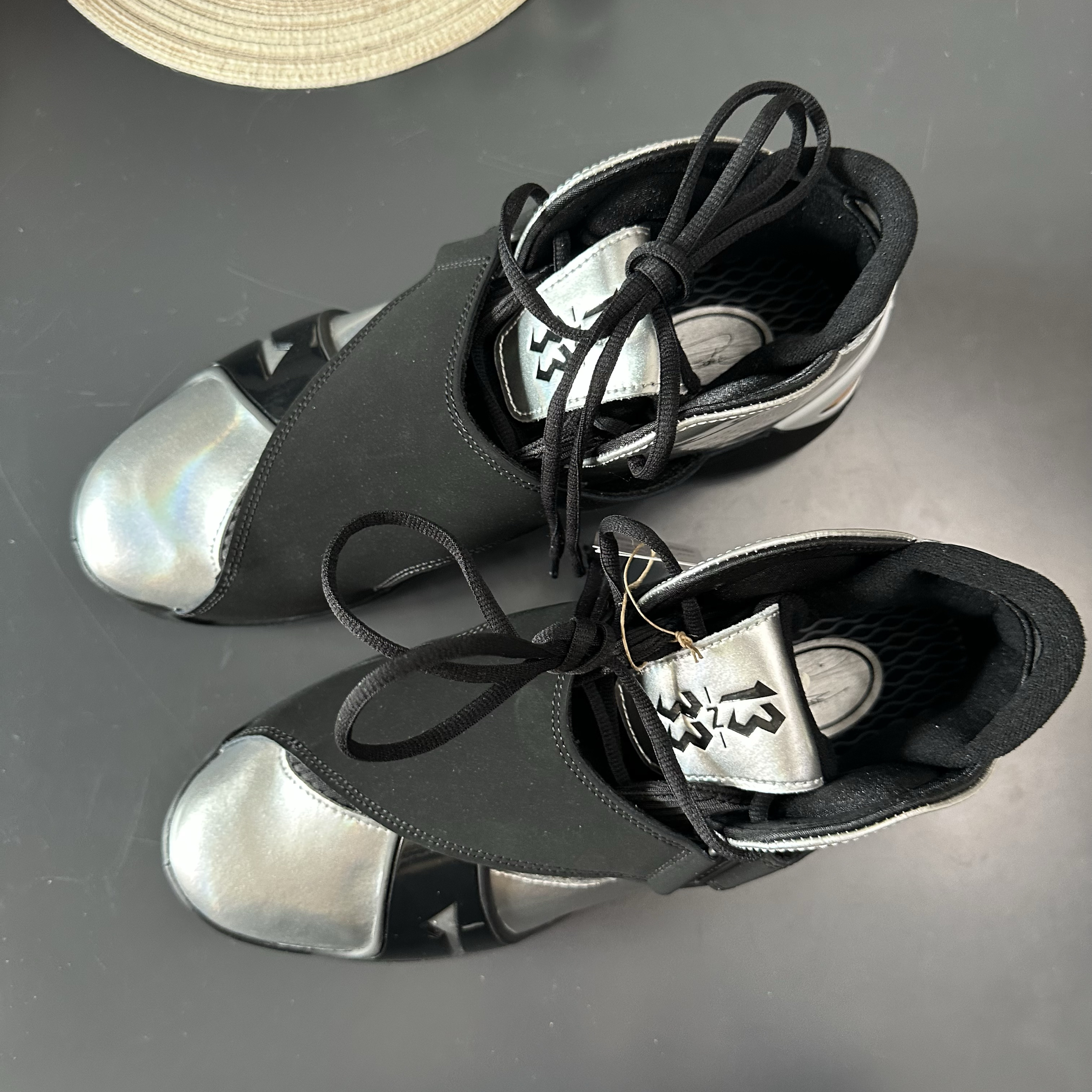 牛哄哄 Adidas T Mac 5 麦迪时刻男子黑银低帮复古篮球鞋，重现经典！✨