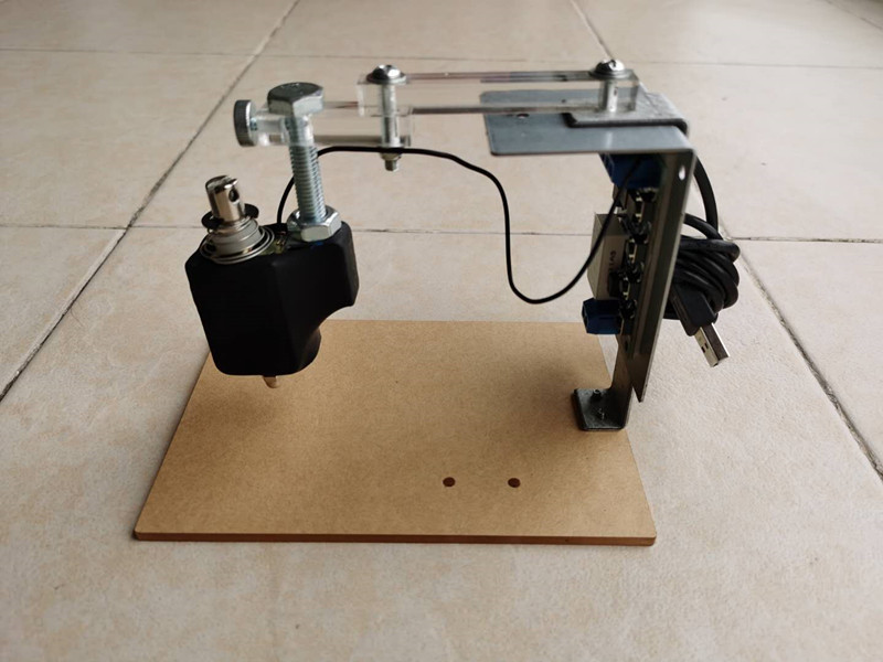 电脑键盘点击器：物理按键机械手，静音智能定时挂机神器，游戏辅助新潮流！✨