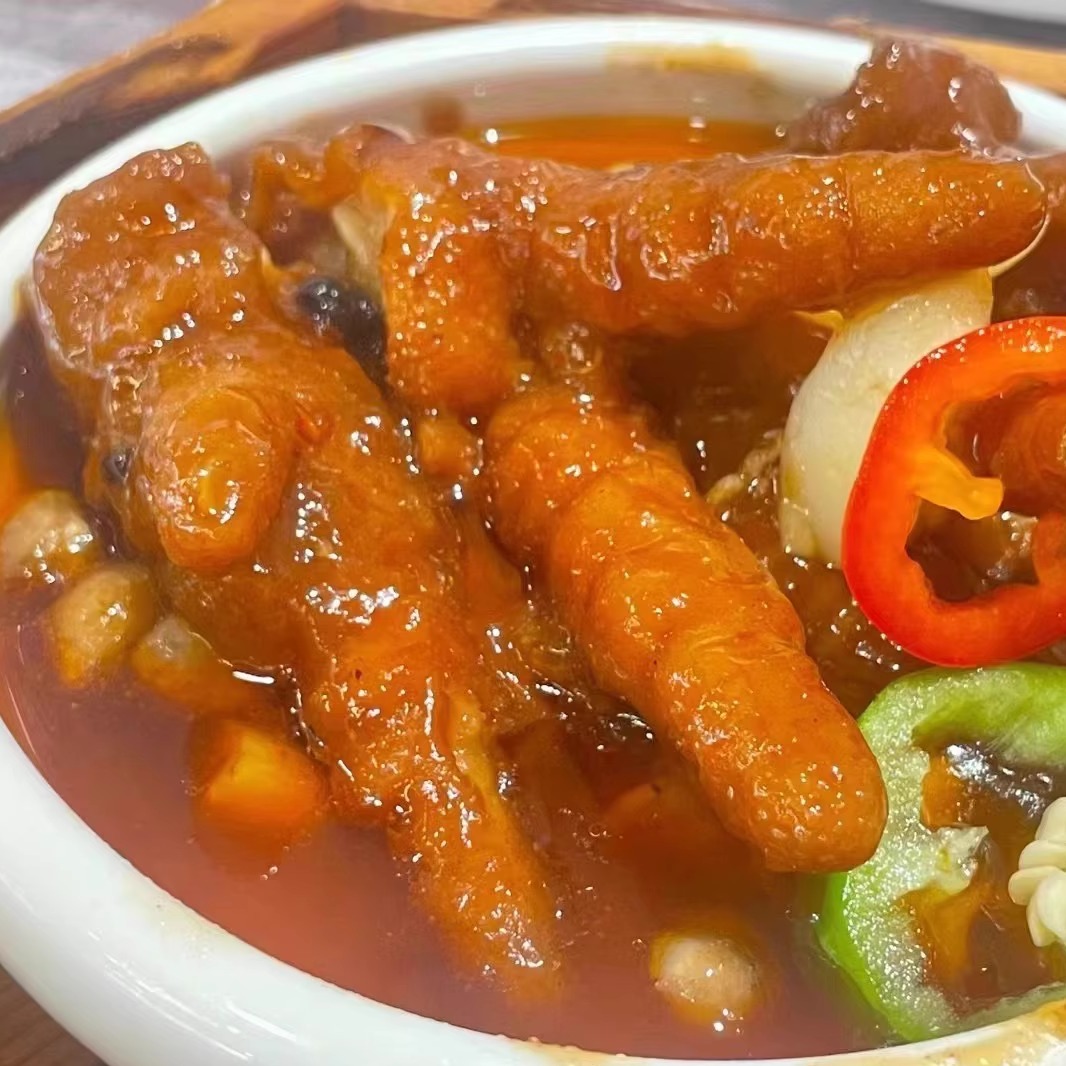 贵霏鲍翅酱：解锁高端食材的美味密码，凤爪、金钱肚、牛仔骨的完美搭档！
