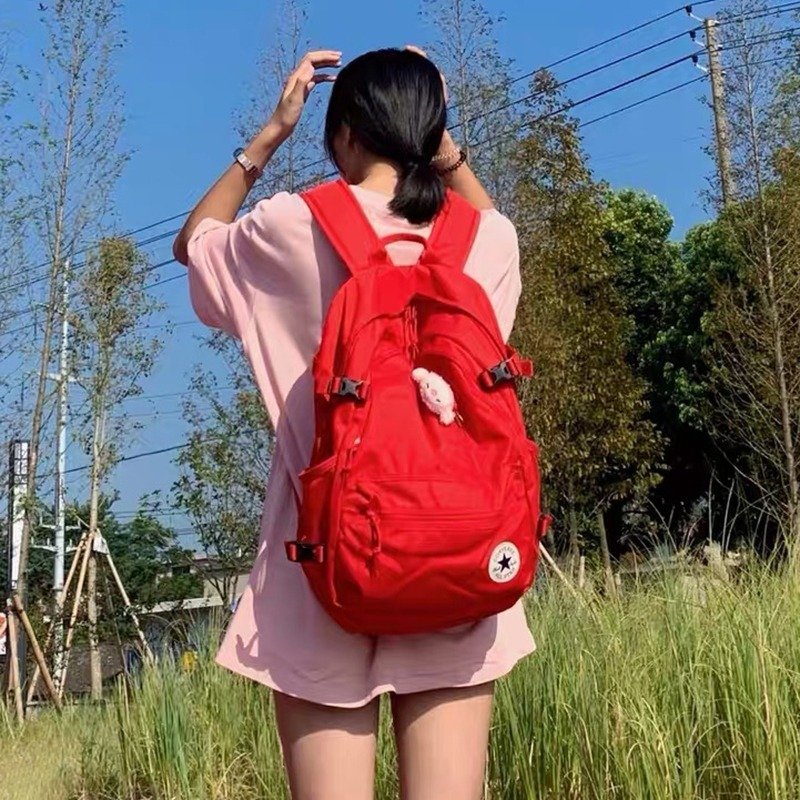 匡威冰莓粉书包：少女心爆棚的潮流单品，你还没入手？