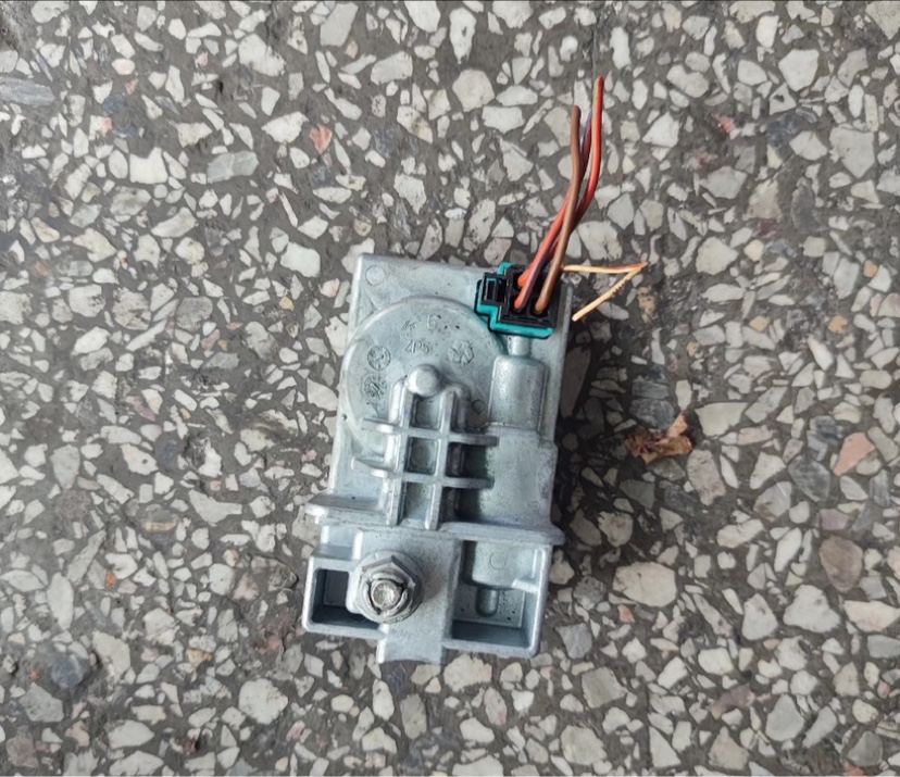 奔驰C180/C200/C260方向柱锁W204：解锁安全驾驶新体验