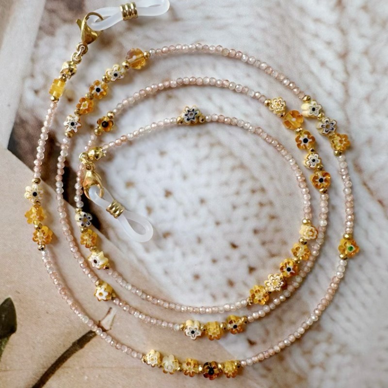 锆石琉璃花眼镜链带口罩挂脖绳：时尚与实用的完美结合✨