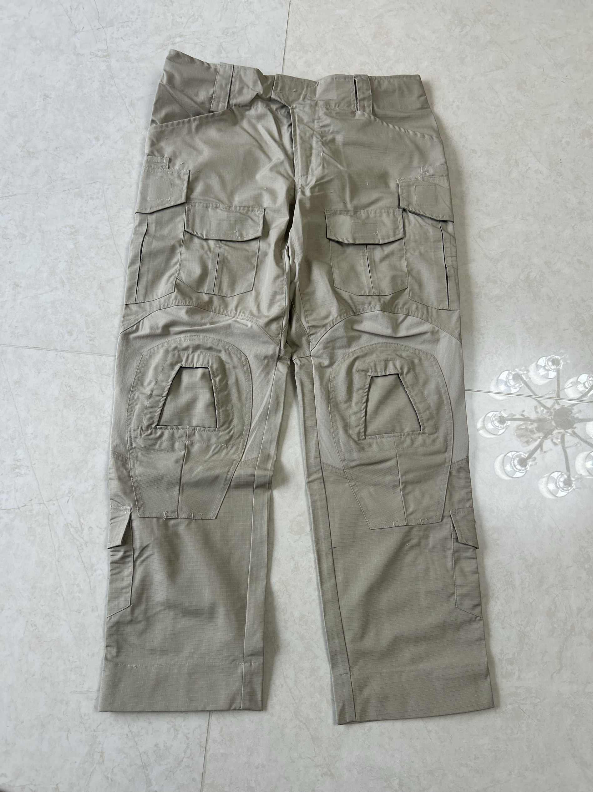 战术汤姆GEN3作战裤：卡其色Khaki与泥色沙色USSS CAT风格，究竟谁才是战场上的最佳拍档？