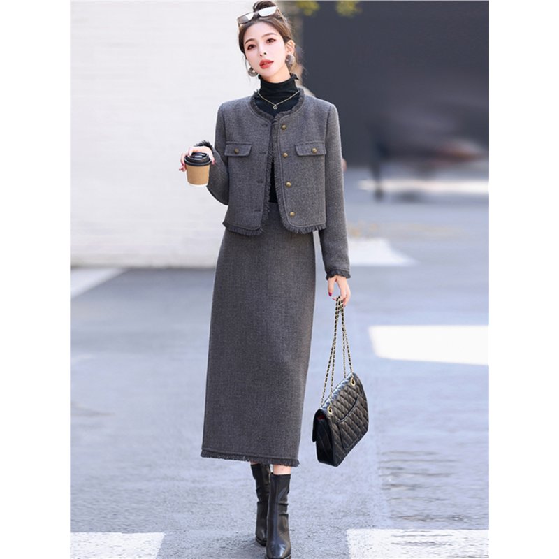 小香风掐腰套装：优雅秋冬新风尚