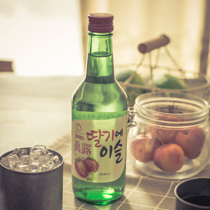韩国进口真露草莓味利口酒：甜蜜诱惑，开启你的味蕾盛宴！