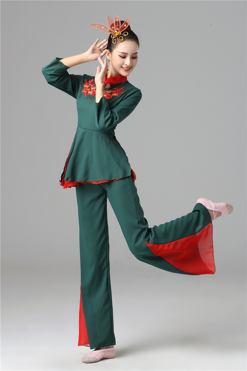 秧歌舞服秋冬新潮流，中国风扇子舞蹈服装引领广场舞时尚