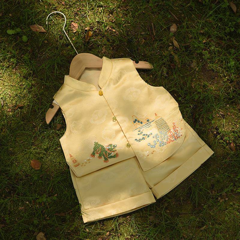 周岁礼服男宝夏季新中式唐装婴儿百天生日宴两件套抓周服国风套装：传承与时尚的完美碰撞