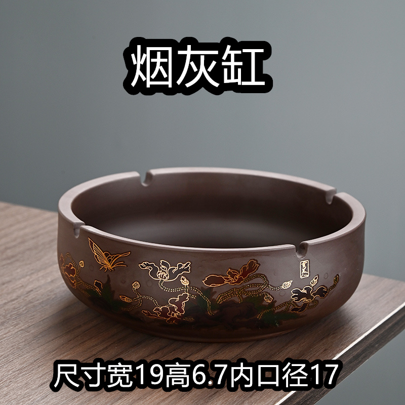 招财锦鲤全铜烟灰缸：办公室茶几上的创意装饰，如何让风水和品味兼得？