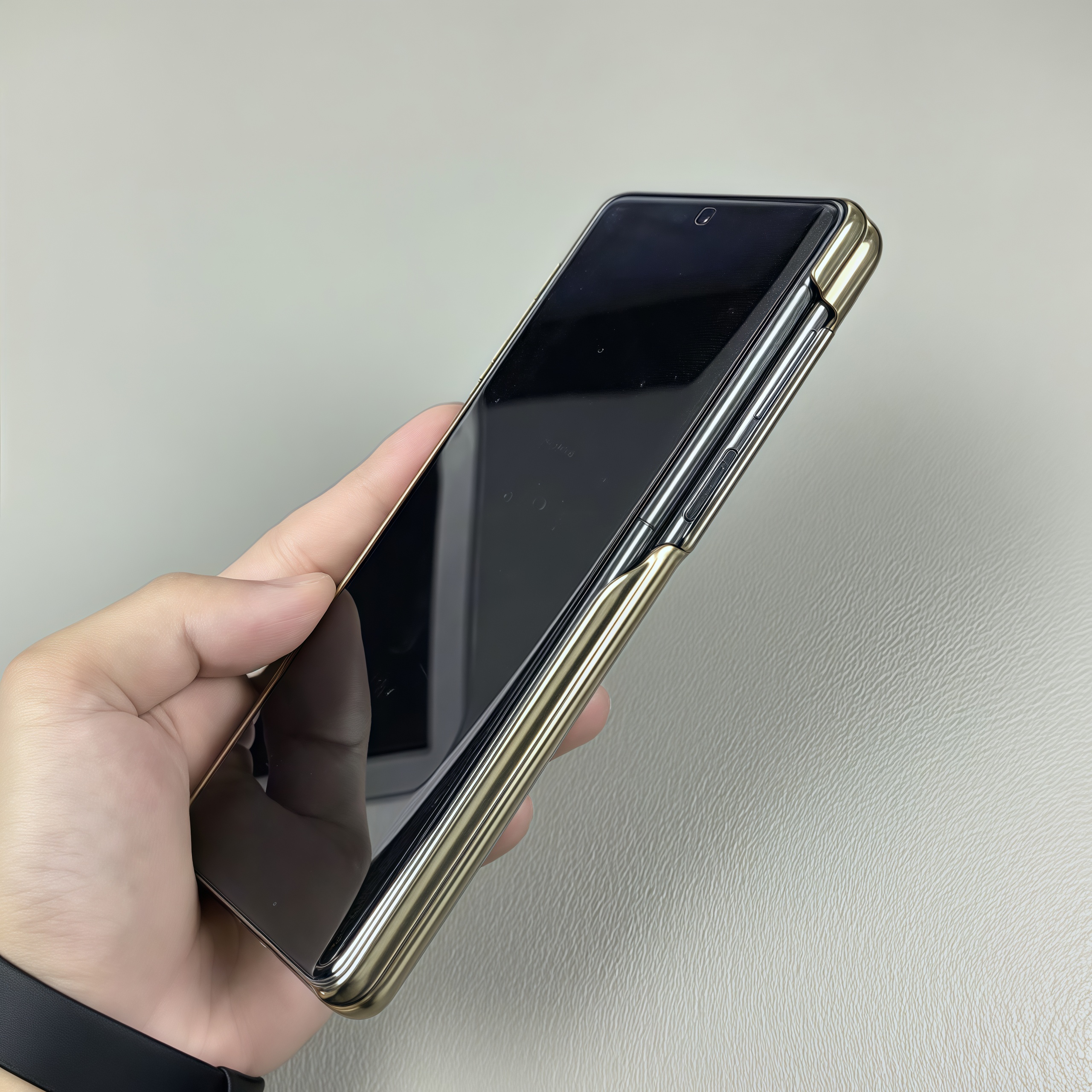 华为Mate X6双折叠屏：科技新物种，引领未来手机潮流！