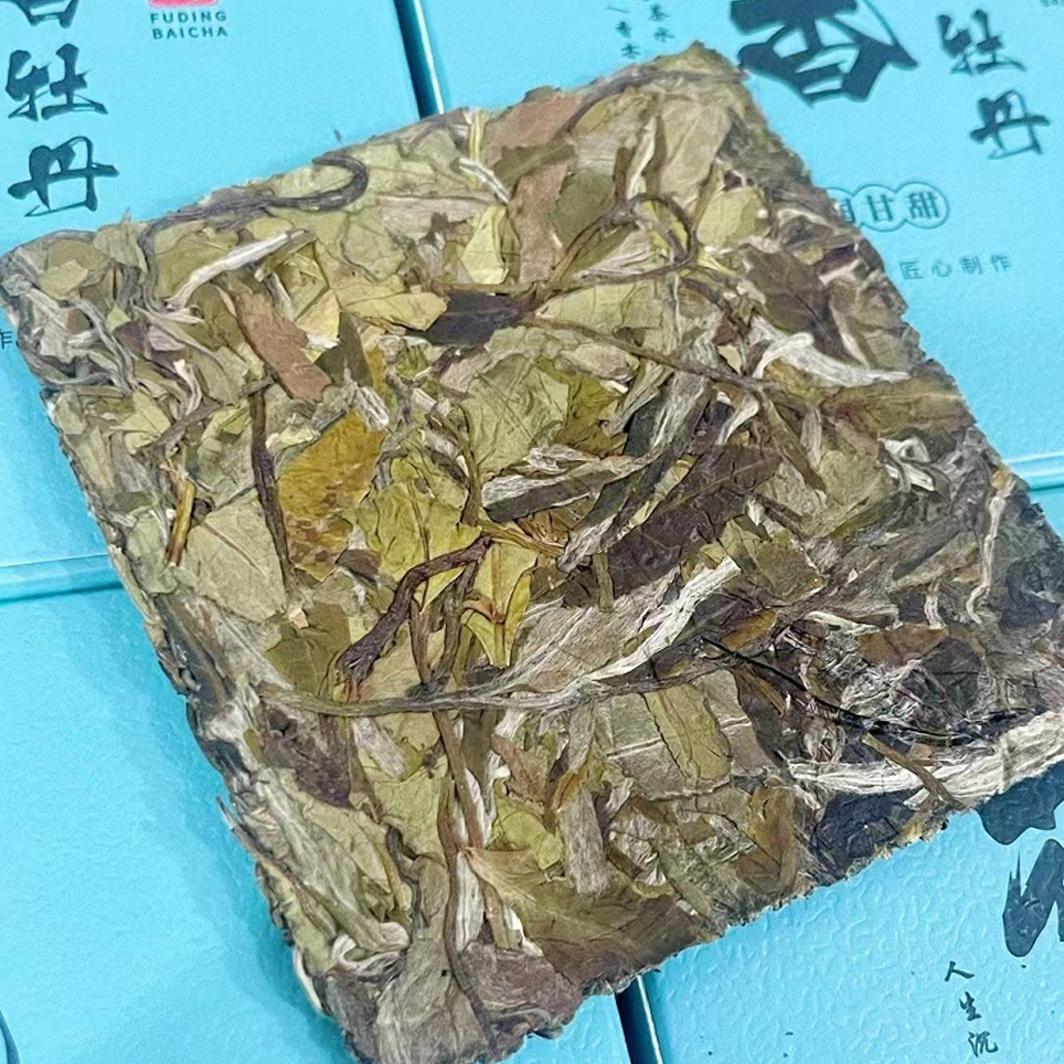 白牡丹茶叶变色过程揭秘，小白必看，绝绝子的茶叶知识！