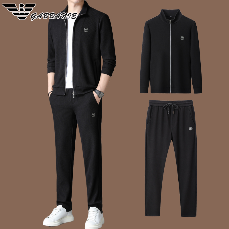 阿玛尼男装：时尚界的优雅绅士