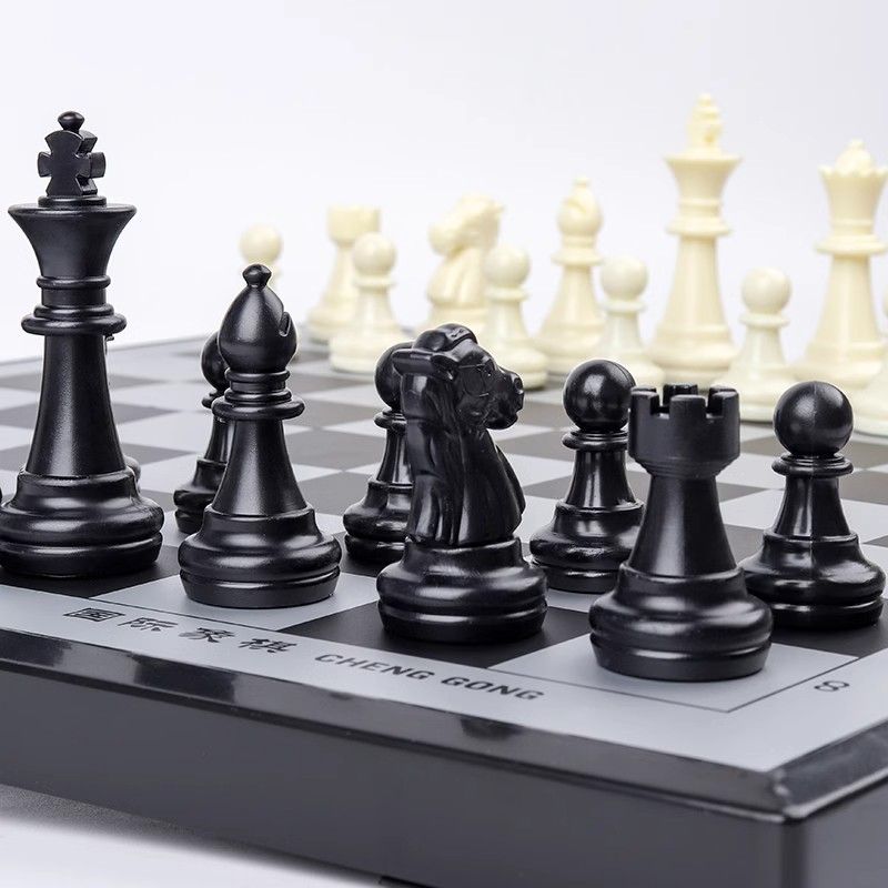 儿童国际象棋带磁性便携大号棋子小学生比赛专用高级折叠棋盘高档，孩子的智力游戏新选择！