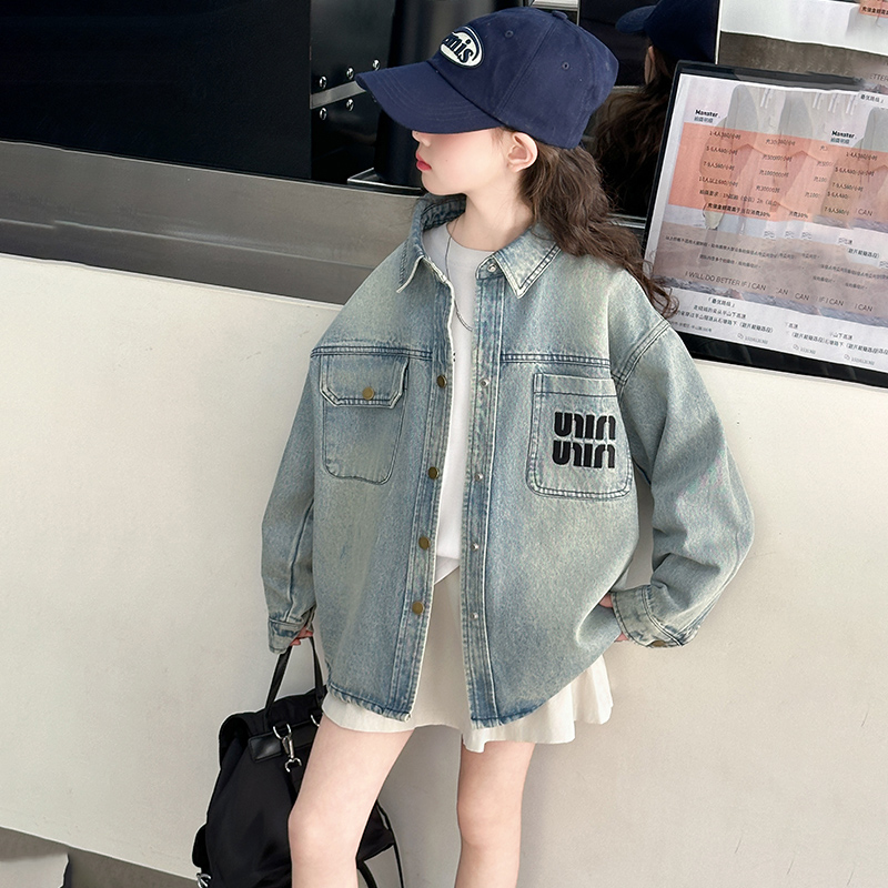 女童牛仔衬衫外套2025新款！春秋季穿搭神器，时髦到爆！