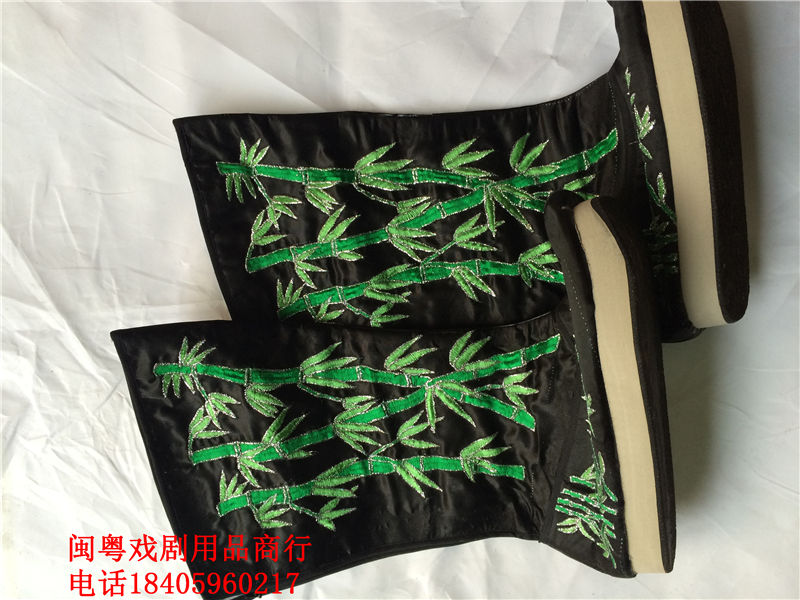 戏曲男高靴：穿越时空的古装魅力，演绎不一样的舞台风采！