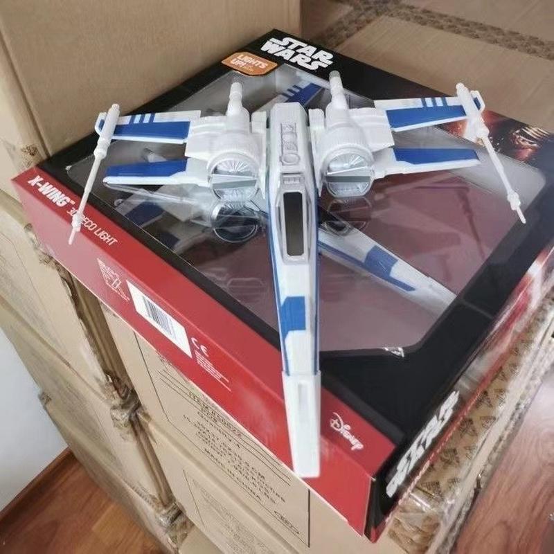 星球大战X翼战机3D模型：裂纹特效壁灯，科幻迷的终极收藏品！