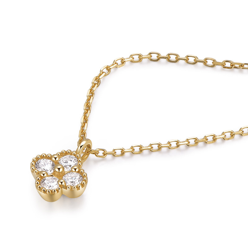 18K金玫瑰金幸运四叶草钻石吊坠有哪些值得关注的设计亮点？