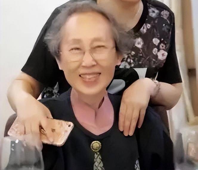 李凤英