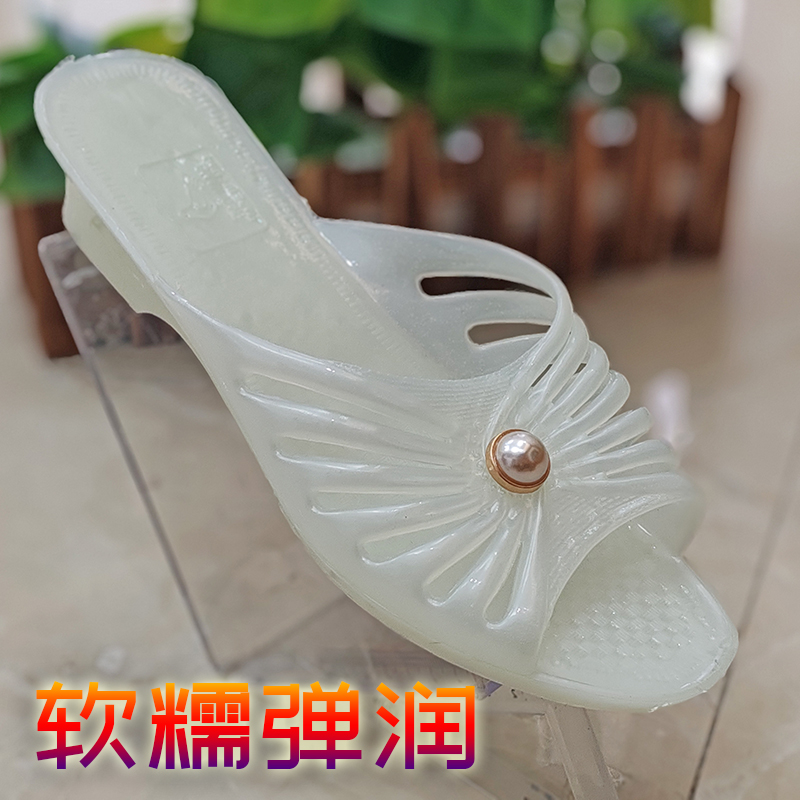 库存收藏-老式空白空职工证：怀旧风潮下的复古魅力与收藏价值