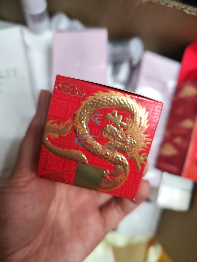 雅诗兰黛眼霜保质期是几年？开封后如何保存更长久？