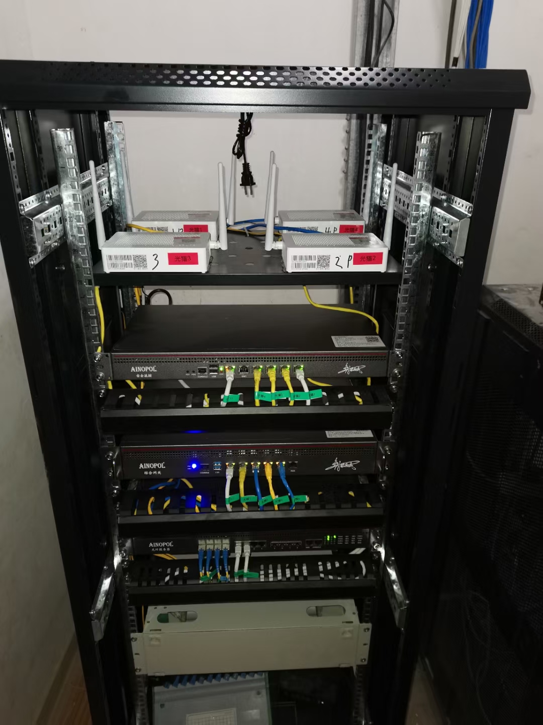 OLT酒店宾馆IPTV网关服务器：打造全光智慧系统的高清电视盛宴
