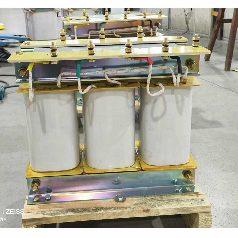 光伏专用三相干式隔离变压器：揭秘800V/690-380V、0.8KV转0.4KV、1140V/380V的黑科技