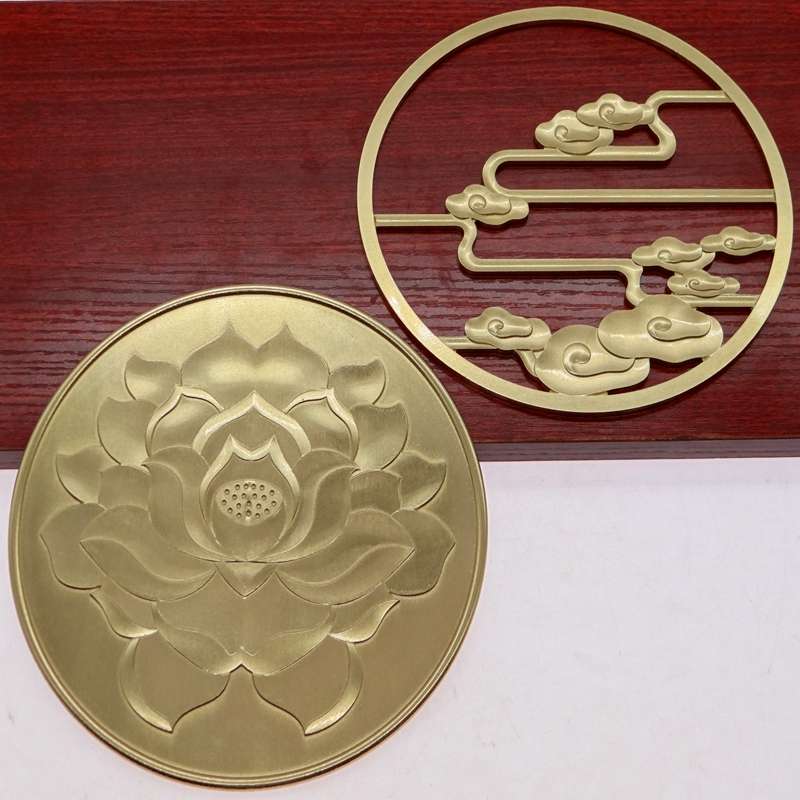 新中式仿古装饰：纯黄铜贴片衣柜门祥云装饰五金，古典铜花背景墙的艺术魅力