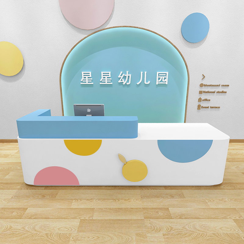 培训学校烤漆前台设计大揭秘：幼儿园吧台、早教中心接待台，如何打造温馨又高效的办公空间？