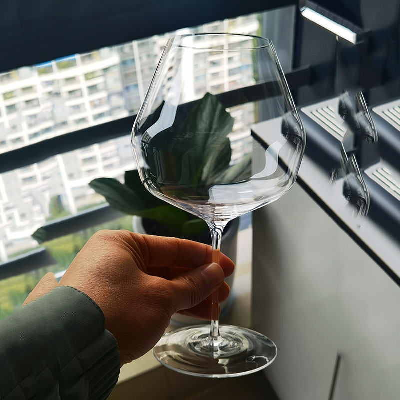 高颜值超薄感官杯：在家也能享受高级品酒体验的轻奢葡萄酒杯！