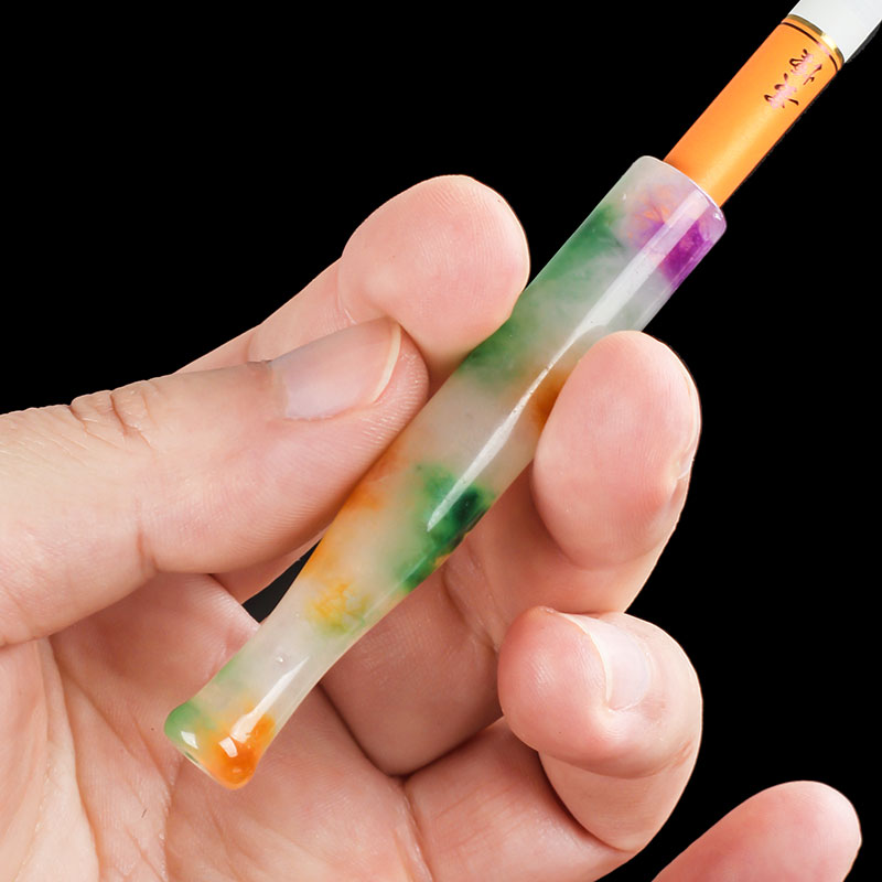清代翡翠冰种烟嘴：古玉老玉中的艺术品，收藏界的神秘瑰宝