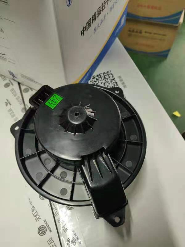 陕汽轻卡德龙K3000暖风电机：冬季行车必备神器，温暖如春！❄️