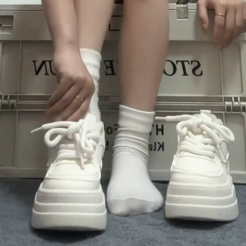 年轻人如何选择适合自己的女鞋品牌？